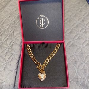 Juicy Couture Heart Banner necklace